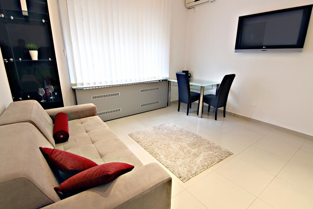 City Centre Apartment Novi Sad Ngoại thất bức ảnh