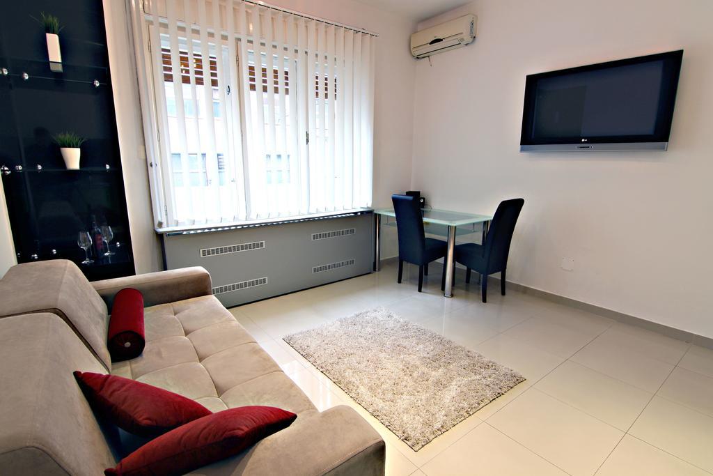 City Centre Apartment Novi Sad Ngoại thất bức ảnh